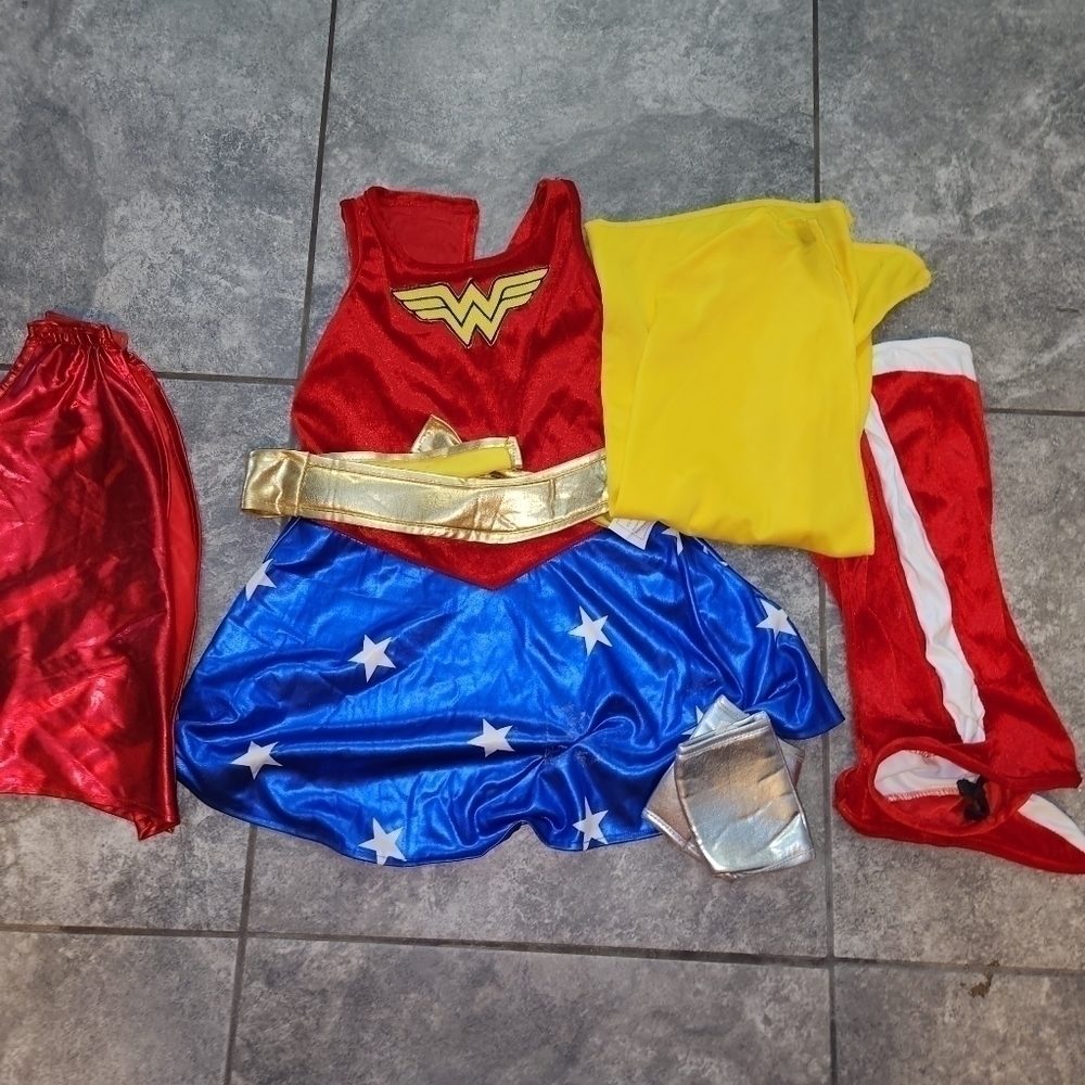 Wonder Woman Costume Girls Medium 8/10 Halloween
